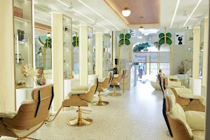 Jade Beauty Salon image