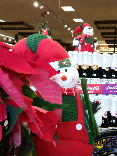 Grocery Store «Ralphs Fresh Fare», reviews and photos, 2675 Foothill Blvd, La Crescenta, CA 91214, USA