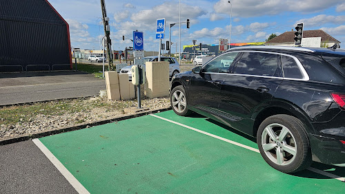 Borne de recharge de véhicules électriques Community by Shell Recharge Charging Station Saint-Germain-du-Puy