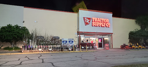 Home Improvement Store «Tractor Supply Co.», reviews and photos, 1706 Citrus Blvd, Leesburg, FL 34748, USA