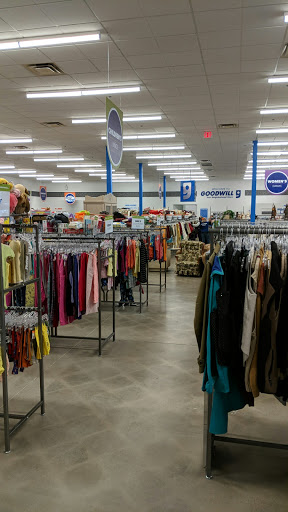 Thrift Store «Hayden & Raintree Goodwill Retail & Donation Center», reviews and photos, 8053 E Raintree Dr, Scottsdale, AZ 85260, USA