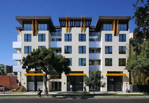 LOS ANGELES STUDENT HOUSING