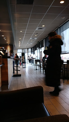 Coffee Shop «Starbucks», reviews and photos, 1700 Avenue of Mid-America, Effingham, IL 62401, USA