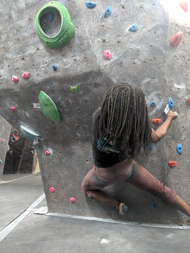 Rock Climbing Gym «Hangar 18 Indoor Climbing Gym - East Riverside», reviews and photos, 2111 Iowa Ave, Riverside, CA 92507, USA