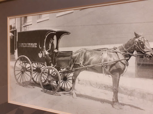 Department Store «Von Maur», reviews and photos, 7700 E Kellogg Dr N, Wichita, KS 67207, USA