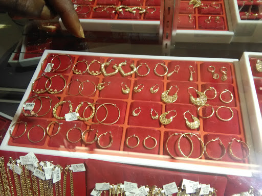 Shopping Mall «Lyons Avenue Shopping Center», reviews and photos, 5800 Lyons Ave, Houston, TX 77020, USA