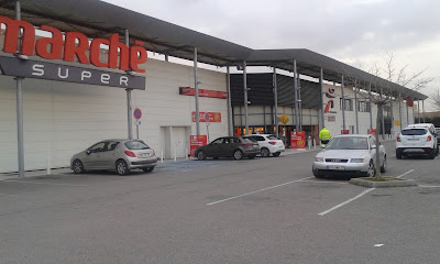 Intermarché SUPER Saint-Martin-De-Crau à Saint-Martin-de-Crau