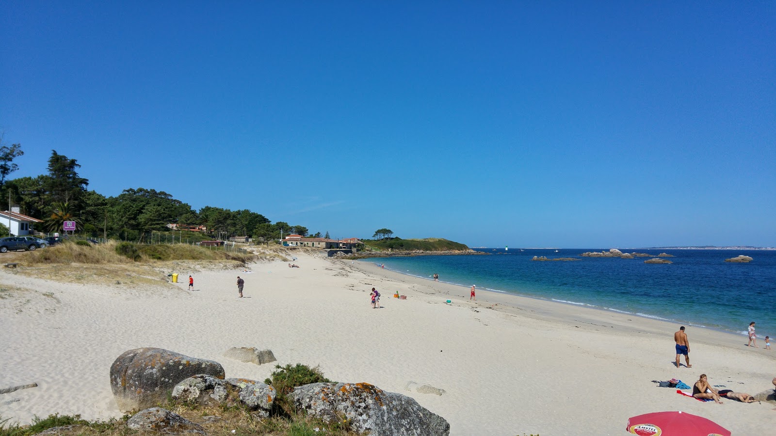 Fotografie cu Carreiro beach cu o suprafață de nisip alb