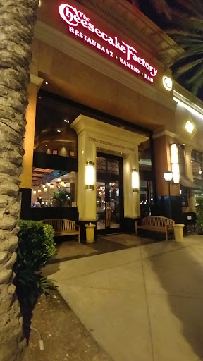 Shopping Mall «Anaheim GardenWalk», reviews and photos, 400 West Disney Way, Anaheim, CA 92802, USA