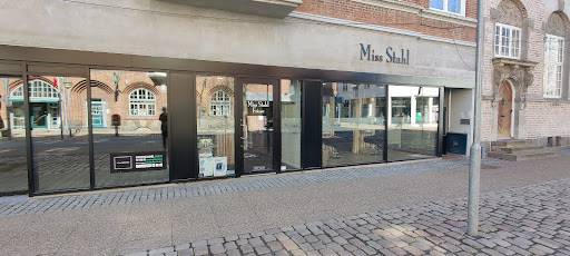 Miss Stahl in Hjørring, Hjørring