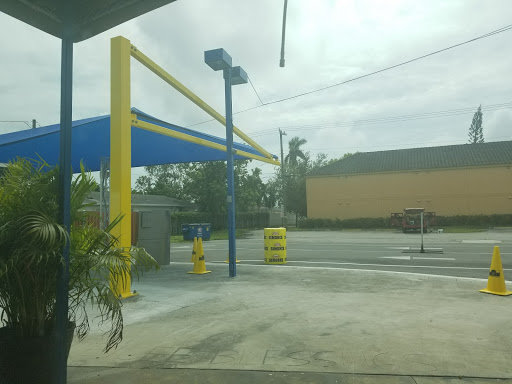 Car Wash «Ultimate Car Wash», reviews and photos, 321 S Federal Hwy, Dania Beach, FL 33004, USA