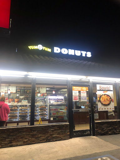 Donut Shop «Yum Yum Donuts», reviews and photos, 320 17th St, Santa Ana, CA 92706, USA