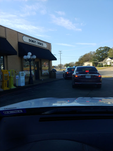 Donut Shop «Donut Choice», reviews and photos, 212 N Walnut Creek Dr, Mansfield, TX 76063, USA