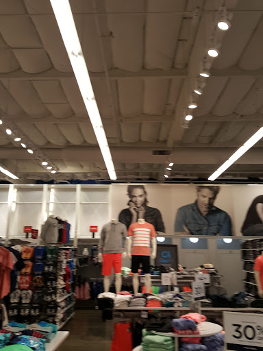 Clothing Store «Gap Outlet», reviews and photos, 1259 Marina Blvd, San Leandro, CA 94577, USA