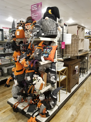 Home Goods Store «HomeGoods», reviews and photos, 500 Bushy Hill Rd, Simsbury, CT 06070, USA