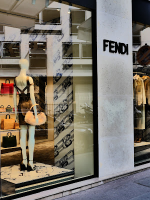 Fendi Paris Avenue Montaigne 44 à Paris