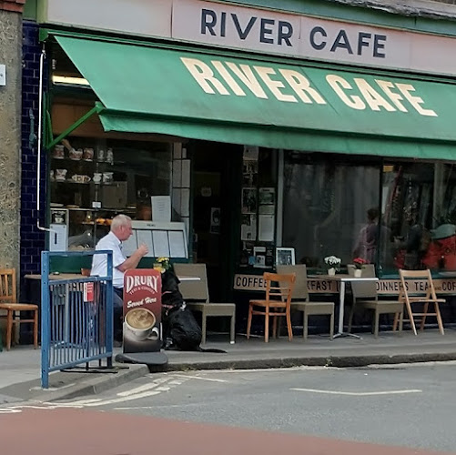 Comments and reviews of River Cafe.