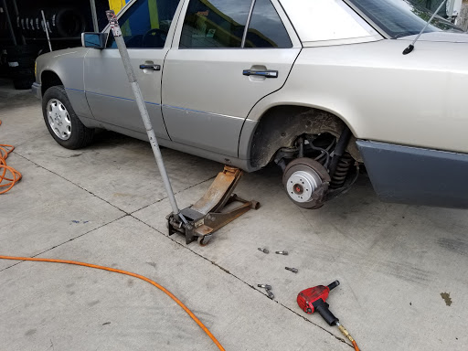 Chicago Discount Tires, 3101 Mannheim Rd, Franklin Park, IL 60131, USA, 