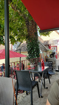 Atmosphère du Restaurant Le donjon de bacchus à Angles-sur-l'Anglin - n°12