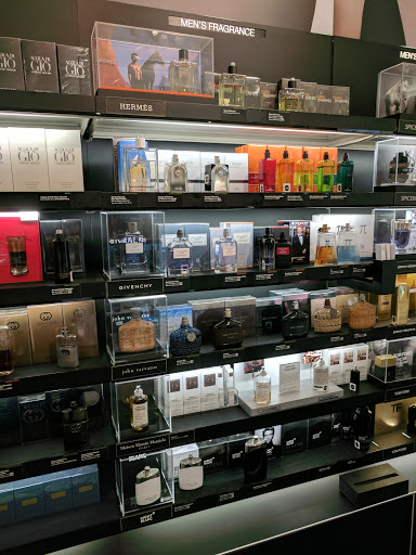 Cosmetics Store «SEPHORA», reviews and photos, 3200 N Sepulveda Blvd, Manhattan Beach, CA 90266, USA