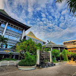 Review Institut Sains Terapan dan Teknologi Surabaya (iSTTS)