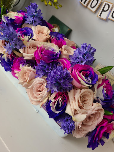 Florist «Atisol Discount & Flower Store», reviews and photos, 3858 East Cesar E Chavez Avenue, Los Angeles, CA 90063, USA