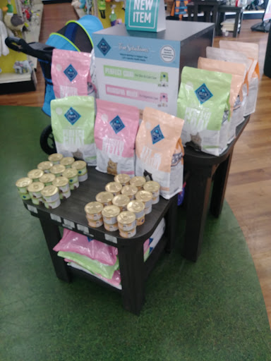Pet Supply Store «Pet Supermarket», reviews and photos, 7822 Gall Blvd, Zephyrhills, FL 33541, USA