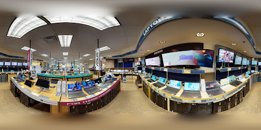 Computer Store «Micro Center», reviews and photos, 80 E Ogden Ave, Westmont, IL 60559, USA