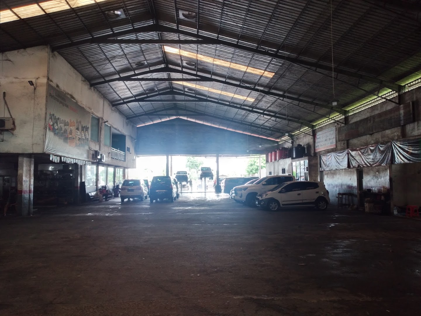 Bengkel Nusantara Tyre And Service Shop Photo