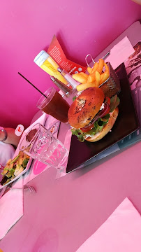 Hamburger du Restaurant américain Twist Diner Café à Saint-Jean-de-Monts - n°11