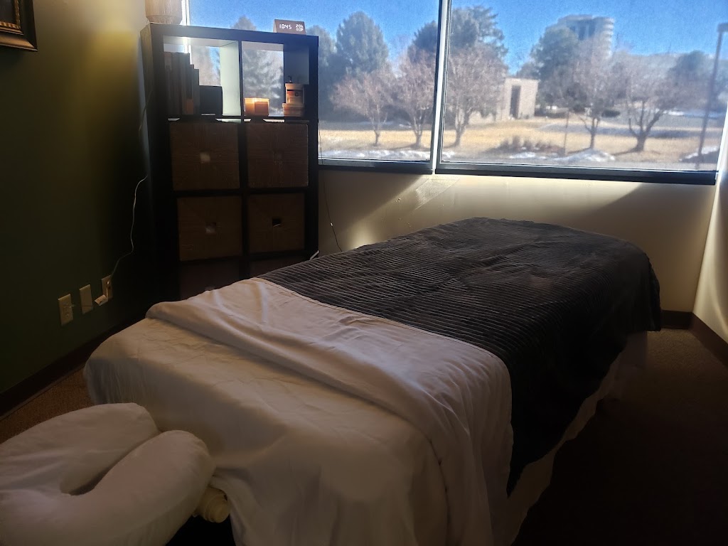 Sweetgrass Massage 80111