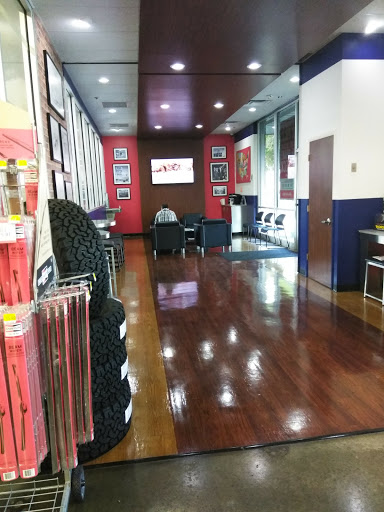 Auto Parts Store «Pep Boys Auto Parts & Service», reviews and photos, 15625 N Dale Mabry Hwy, Tampa, FL 33618, USA