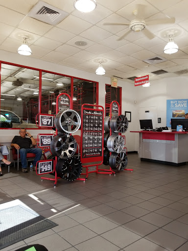 Tire Shop «Discount Tire Store - Hill Country Village, TX», reviews and photos, 15703 San Pedro Ave, Hill Country Village, TX 78232, USA