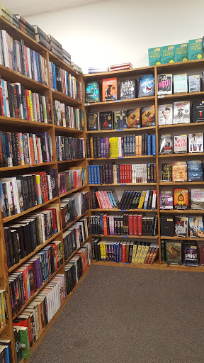 Book Store «Half Price Books», reviews and photos, 5032 S 74th St, Greenfield, WI 53220, USA