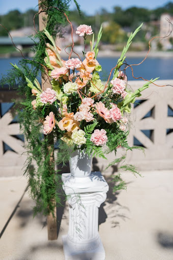 Florist «Eclectic Garden», reviews and photos, 323 Walnut St, St Charles, IL 60174, USA