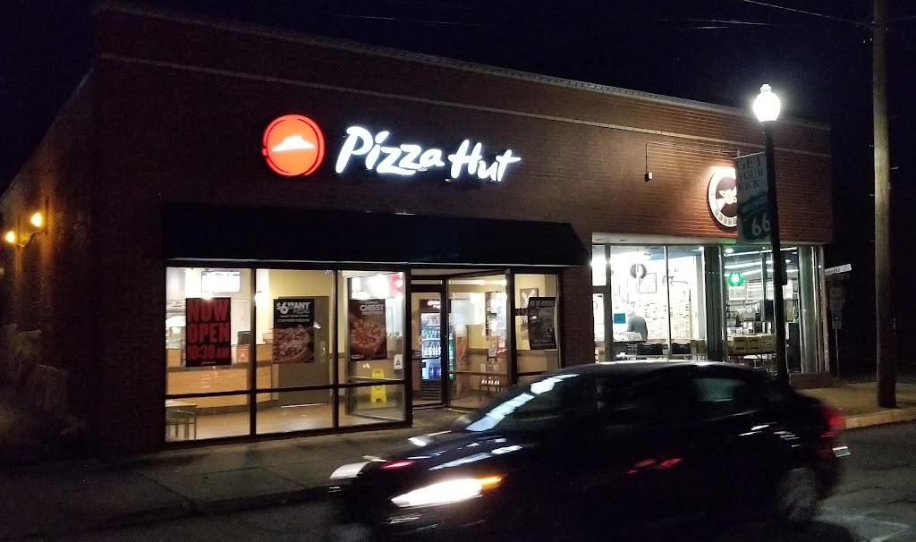 Pizza Hut Clayton, MO 63143 Menu, Hours, Reviews and Contact