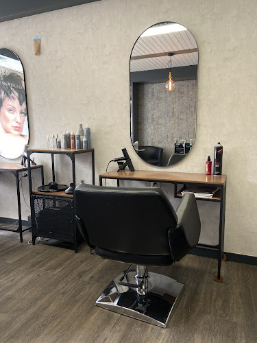 Rezensionen über Salon de coiffure Alizés in Delsberg - Friseursalon