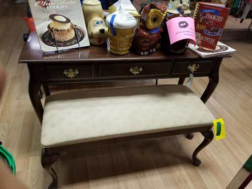 Consignment Shop «One Stop Thrift and Consignment», reviews and photos, 352 Hartford Turnpike, Vernon, CT 06066, USA