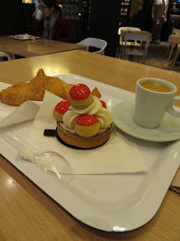 Plats et boissons du Restaurant servant le petit-déjeuner Boulangerie Eric Kayser - Duroc à Paris - n°18