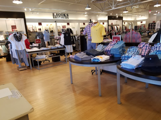 Clothing Store «Brooks Brothers Factory Outlet», reviews and photos, 820 W Stacy Rd, Allen, TX 75013, USA
