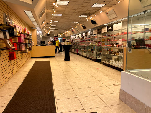 Shopping Mall «Clinton Crossing Premium Outlets», reviews and photos, 20 Killingworth Turnpike, Clinton, CT 06413, USA