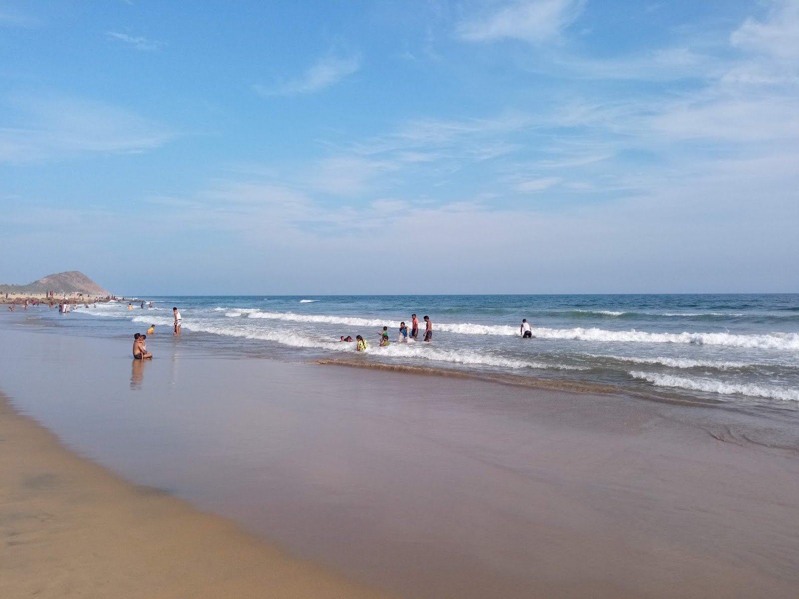 Fotografija Yarada Beach z turkizna čista voda površino