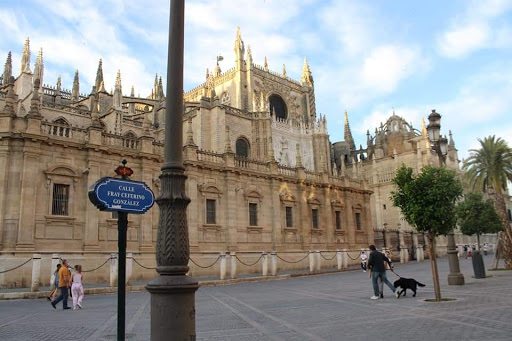 Guía oficial de turismo en Sevilla. Visitas y rutas. Isabel María Herrera