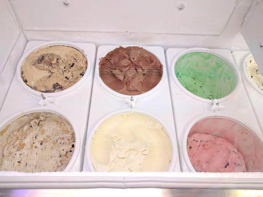 Frozen Yogurt Shop «Flavors Dessert Cafe», reviews and photos, 216 Front St, Greenport, NY 11944, USA