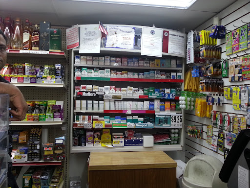 Liquor Store «Corner Liquor», reviews and photos, 2333 Bode Rd, Schaumburg, IL 60194, USA