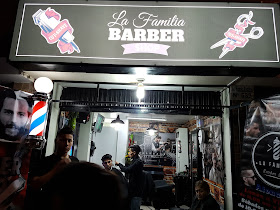 La familia barber shop III