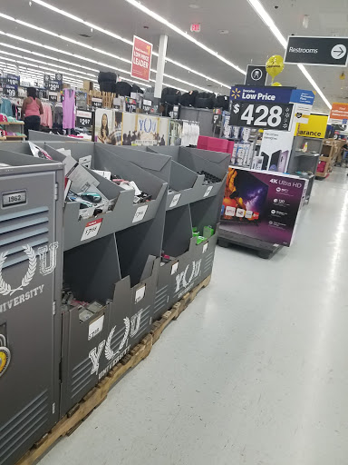 Department Store «Walmart Supercenter», reviews and photos, 8160 Macedonia Commons Blvd, Macedonia, OH 44056, USA