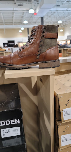 Shoe Store «DSW Designer Shoe Warehouse», reviews and photos, 1160 Broadway, Saugus, MA 01906, USA