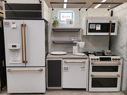 Appliance Store «Famous Tate Appliance & Bedding Centers», reviews and photos, 1015 E Brandon Blvd, Brandon, FL 33511, USA