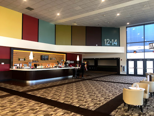 Movie Theater «Showcase Cinemas Woburn», reviews and photos, 25 Middlesex Canal Park Dr, Woburn, MA 01801, USA